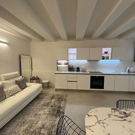 Immobiliare Nk Palazzo Bonvicini Apartment Venesia Bagian luar foto