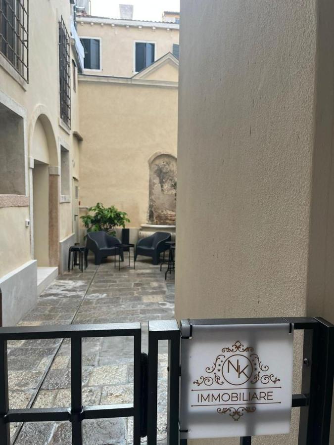 Immobiliare Nk Palazzo Bonvicini Apartment Venesia Bagian luar foto