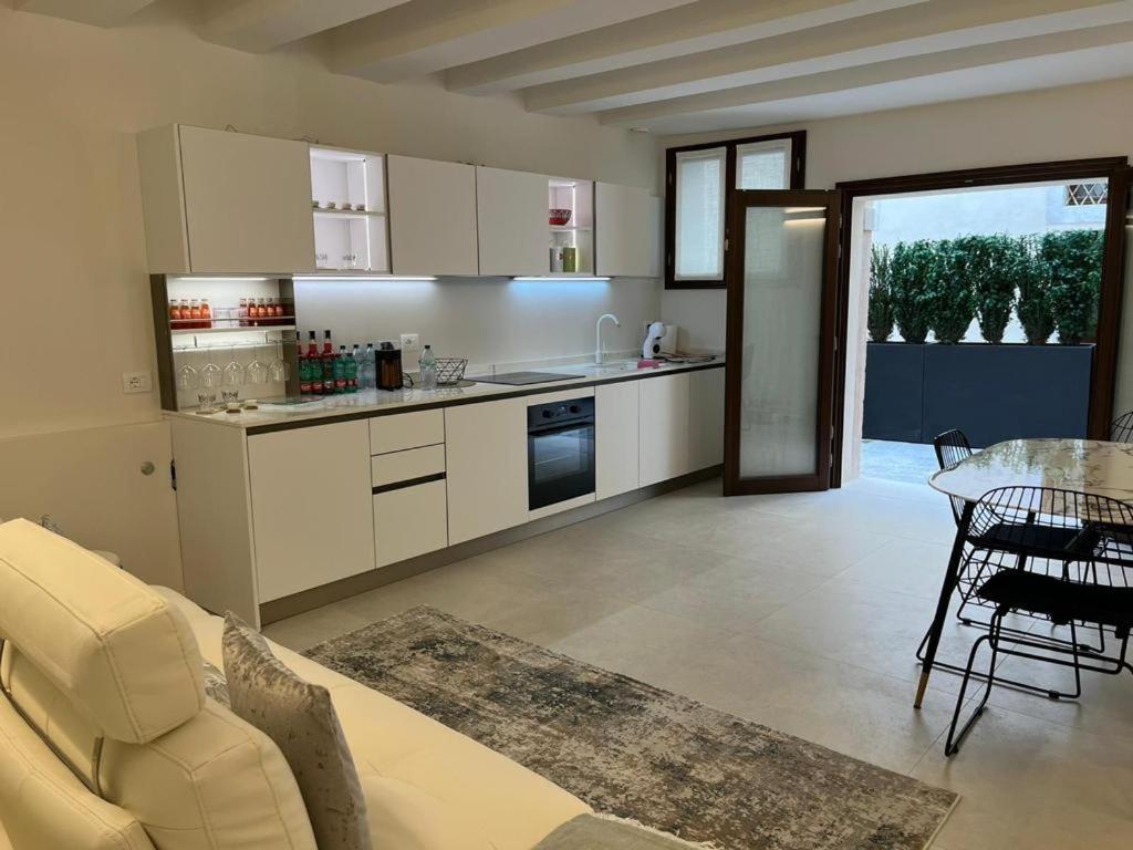 Immobiliare Nk Palazzo Bonvicini Apartment Venesia Bagian luar foto